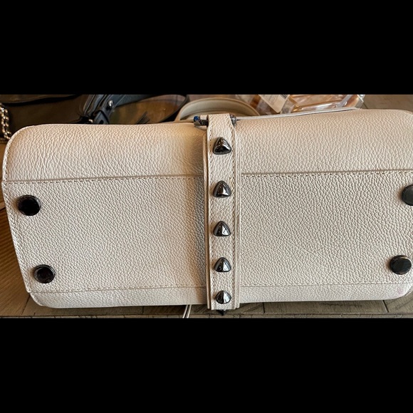 Handbag - Picture 3 of 5